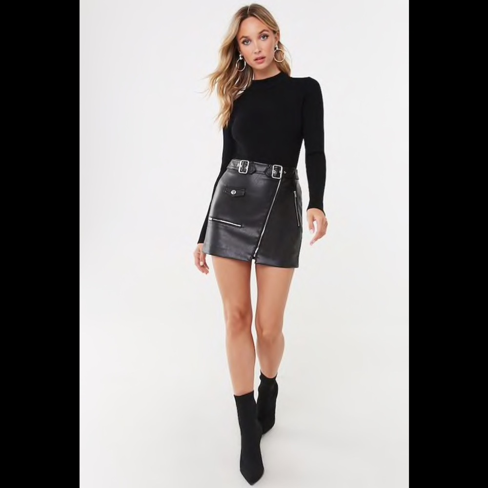 Open-Back Ribbed Bodysuit - Picture 4 of 6